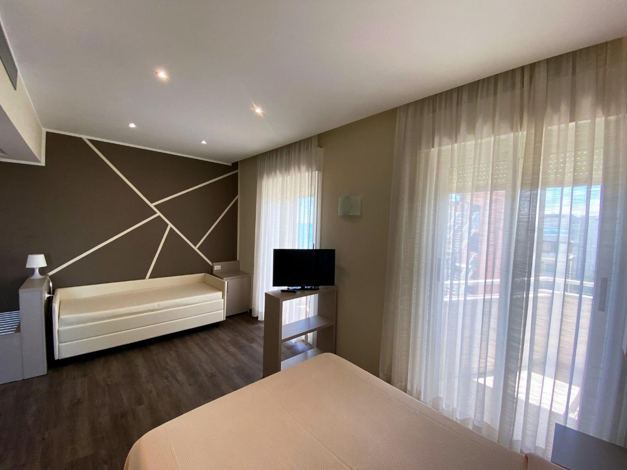 Hotel Benini Milano Marittima Kültér fotó