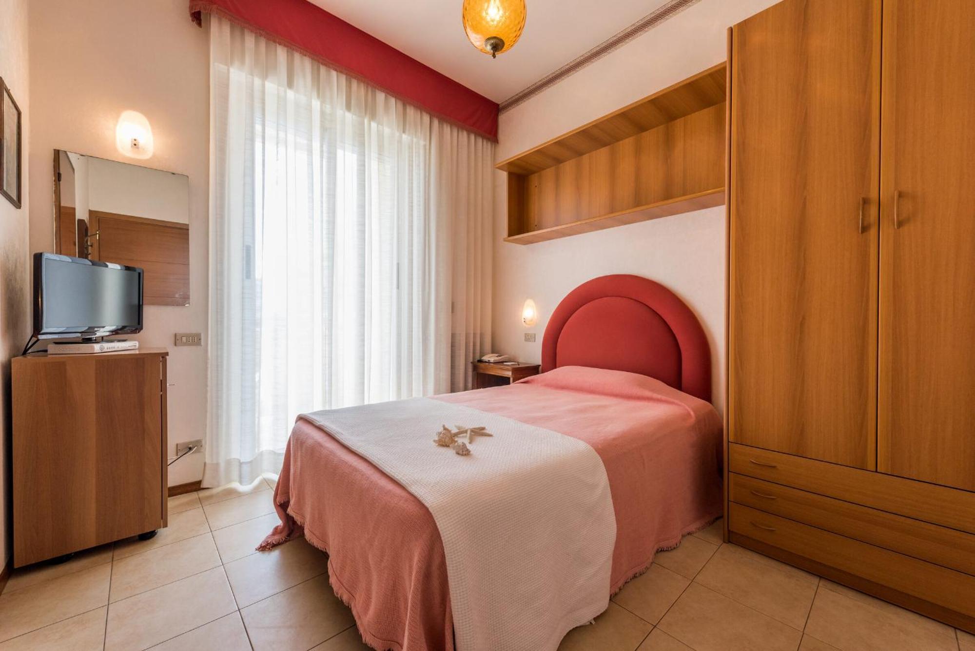Hotel Benini Milano Marittima Kültér fotó