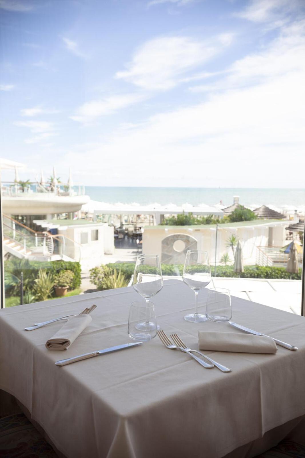 Hotel Benini Milano Marittima Kültér fotó