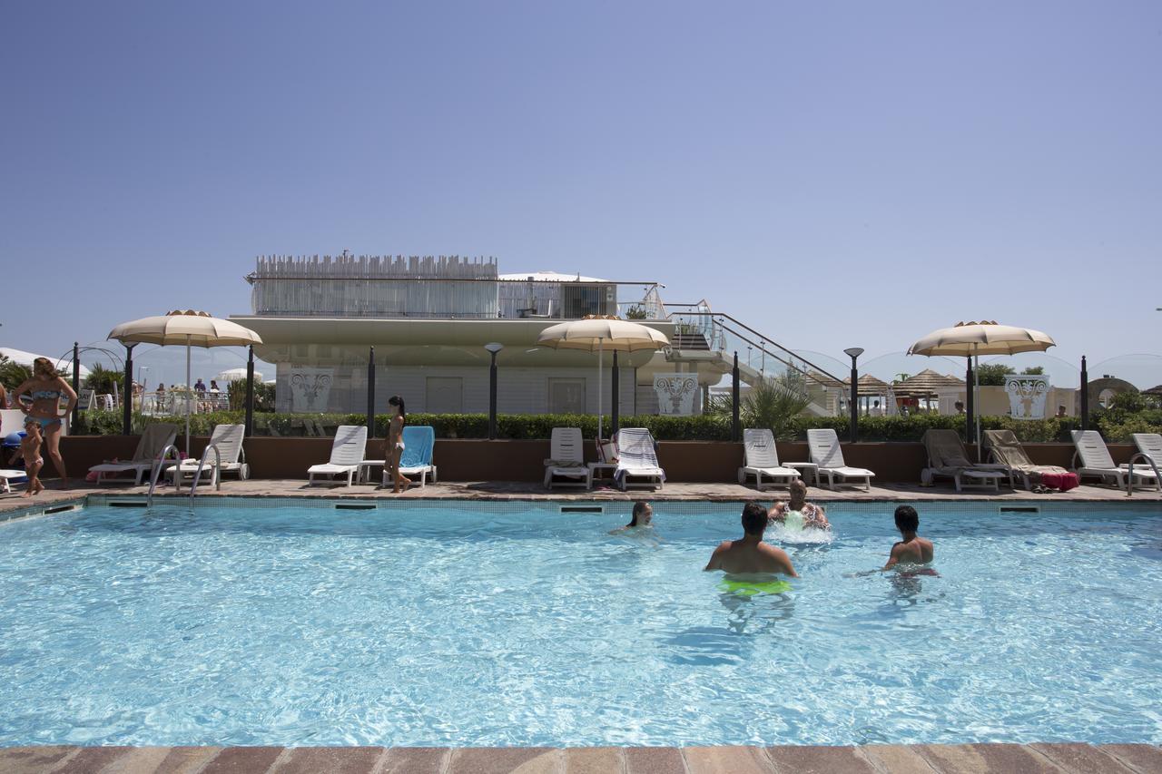 Hotel Benini Milano Marittima Kültér fotó
