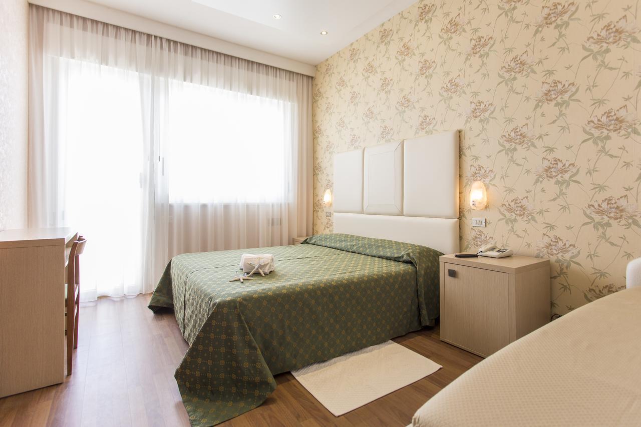 Hotel Benini Milano Marittima Kültér fotó