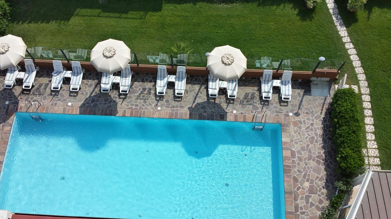 Hotel Benini Milano Marittima Kültér fotó