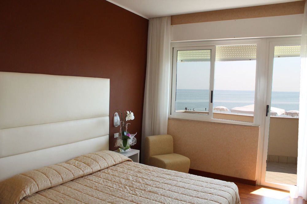 Hotel Benini Milano Marittima Kültér fotó