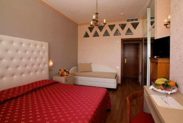Hotel Benini Milano Marittima Kültér fotó